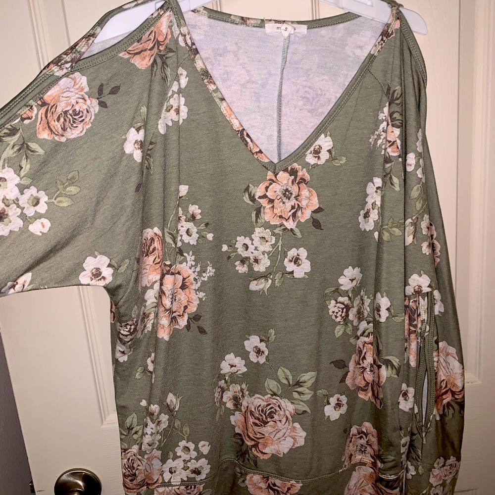 Maurice’s Floral top